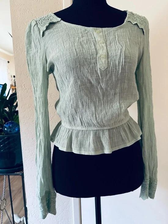mine Long Sleeve Blouse Women’s size Medium Mint Green Lace-Trim - Picture 9 of 14